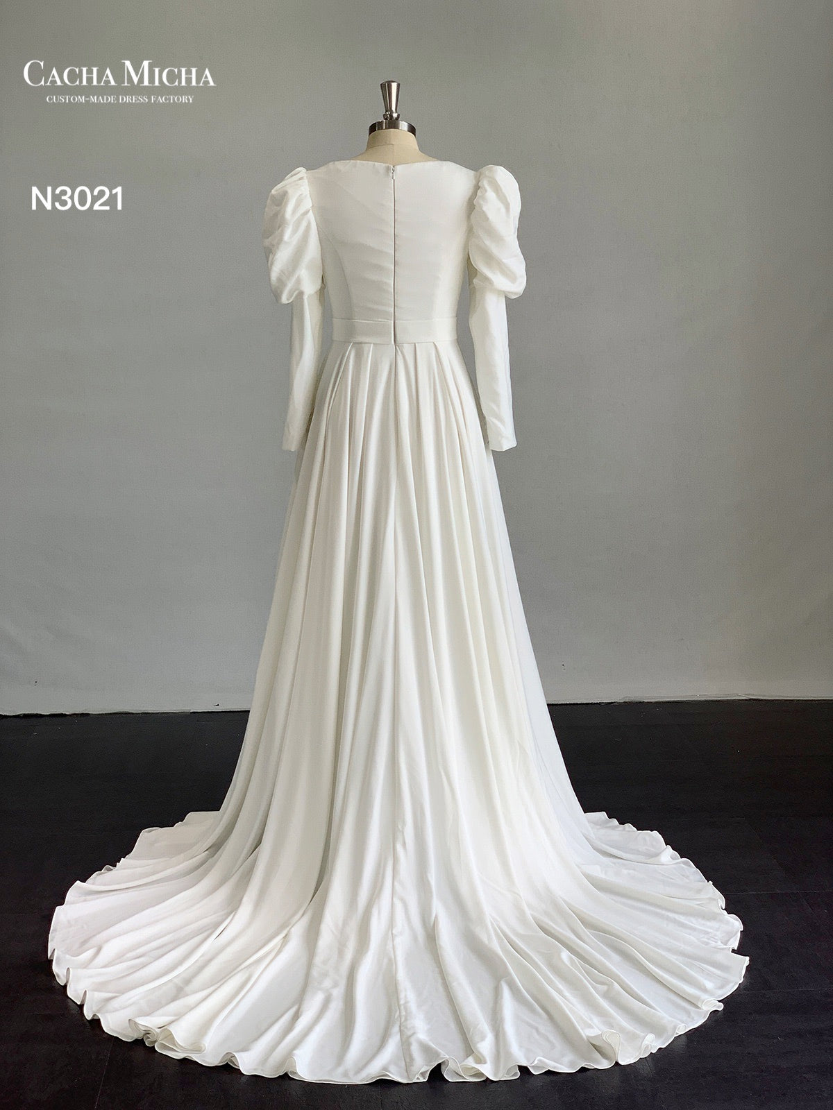Puffy Sleeves Deep V Neck Crepe Wedding Dress N3021