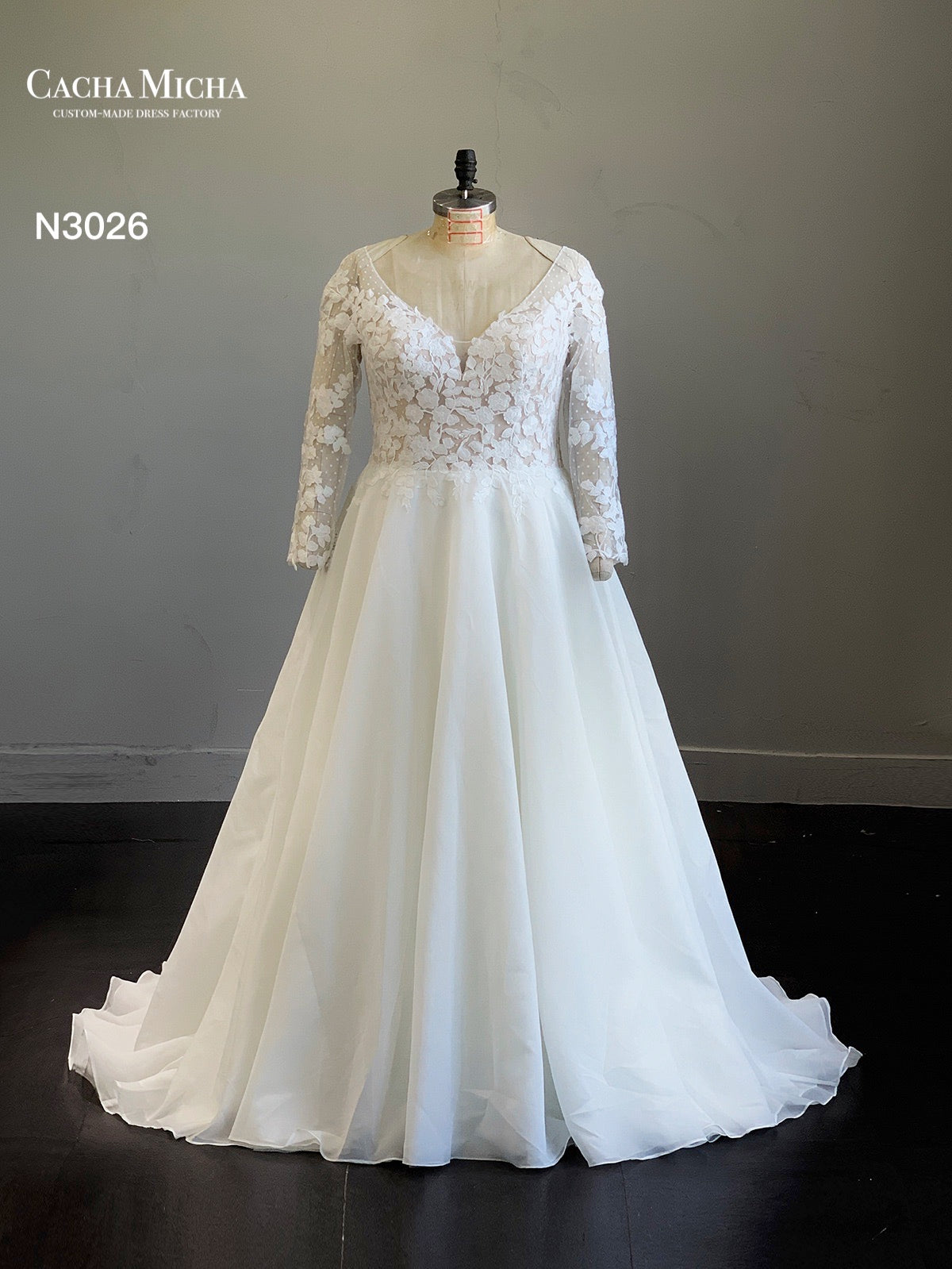 Dotted Lace Long Sleeves Plus Size Wedding Dress N3026
