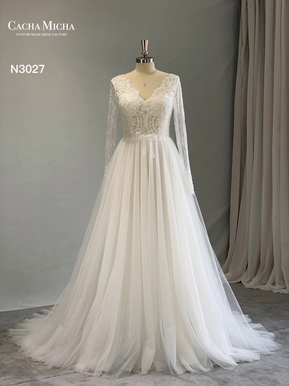 Romantic Lace Long Sleeves Tulle Wedding Dress N3027