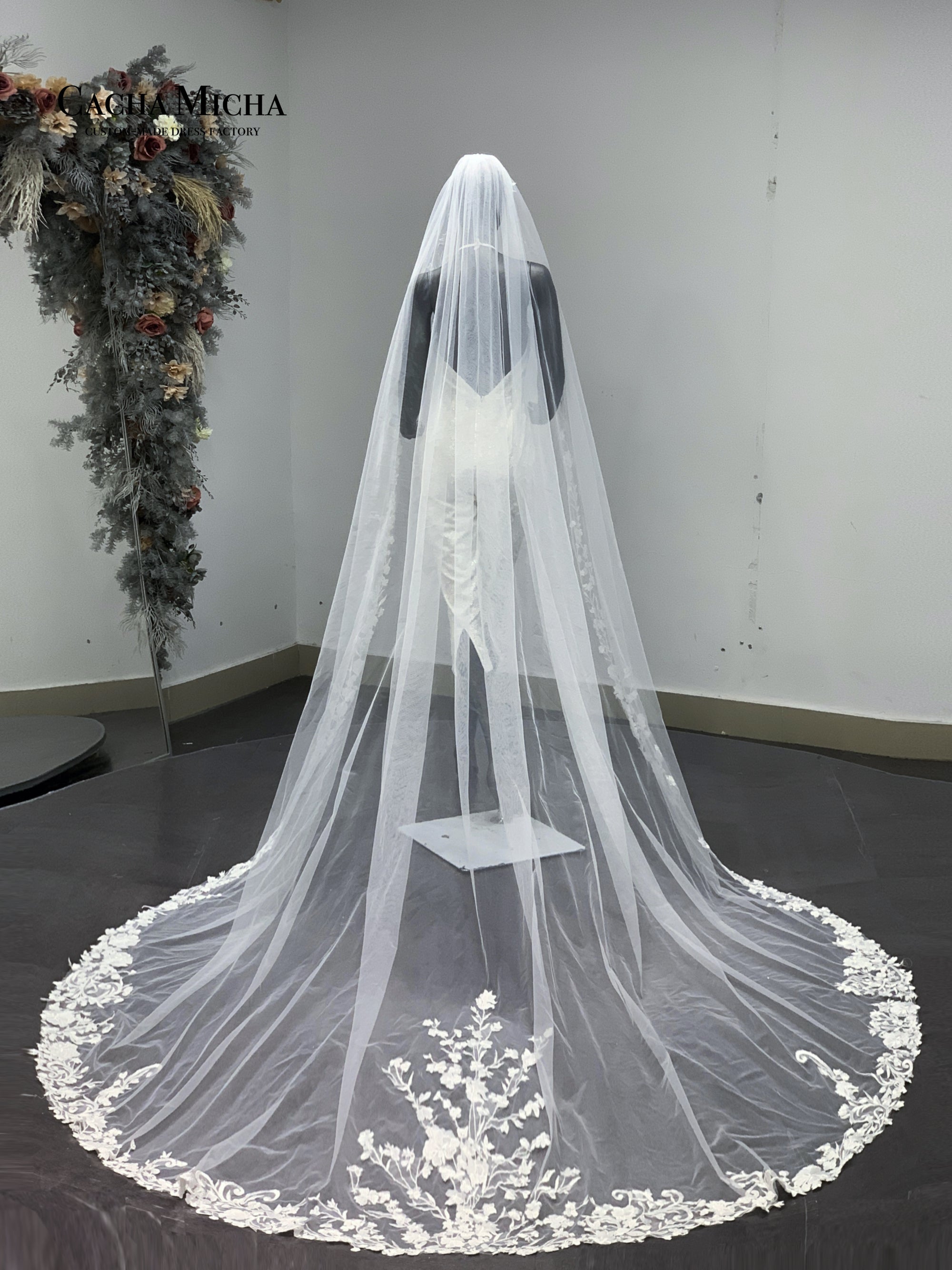 gorgeous embroidered lace bridal veil V2757