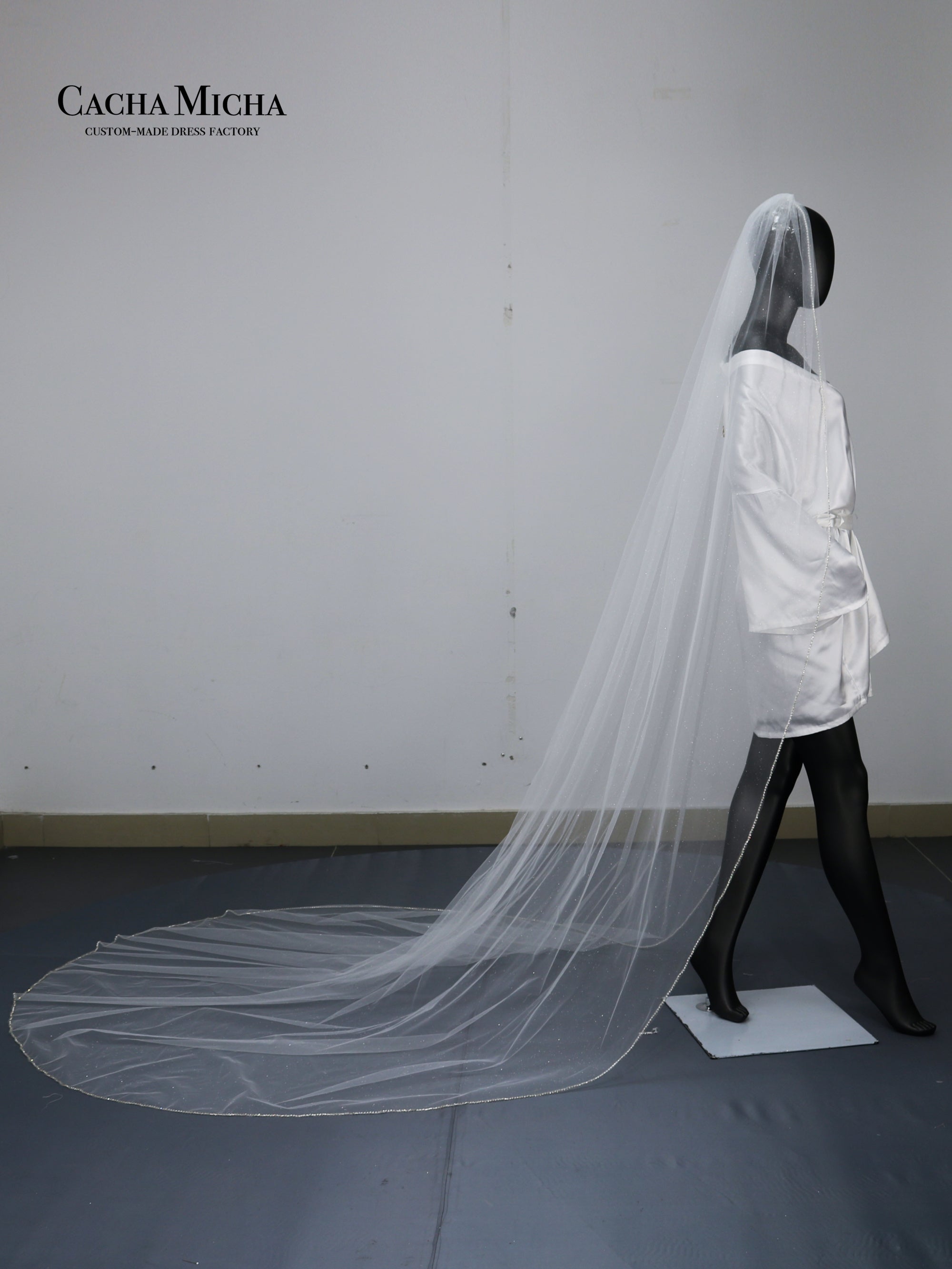 simple bridal veil with stone beaded edge V4080