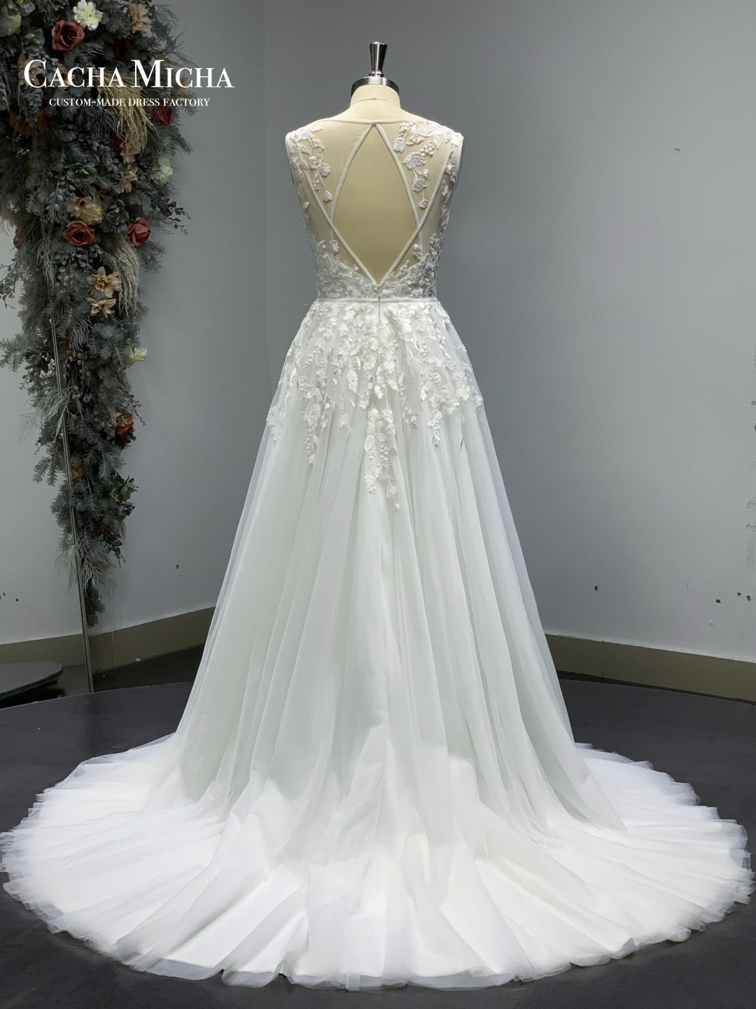 Keyhole Back V Neck Lace Bridal Gown R4369