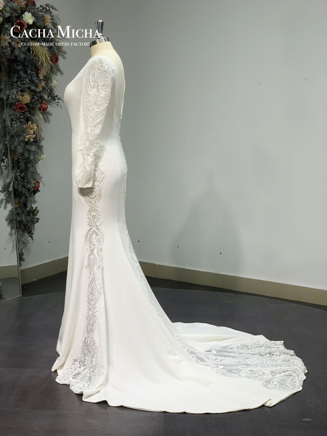 Elegant Long Sleeves Illusion Lace Crepe Bridal Gown R4480
