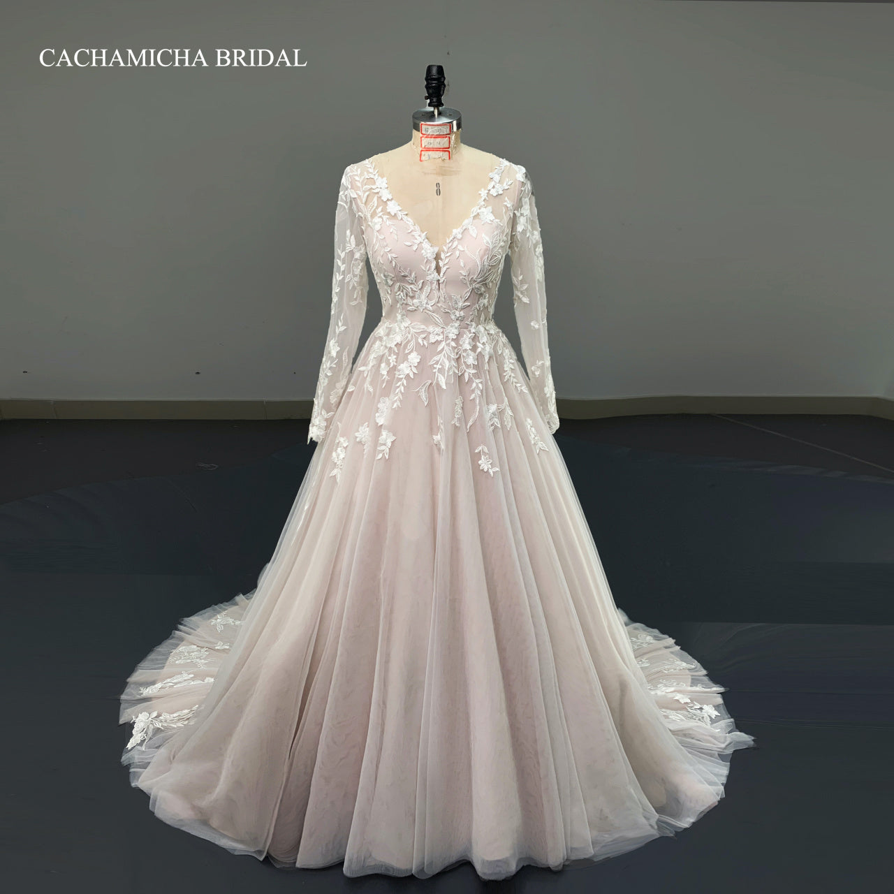 V Back Lace Long Sleeves Ball Gown Blush Wedding Gown 7150